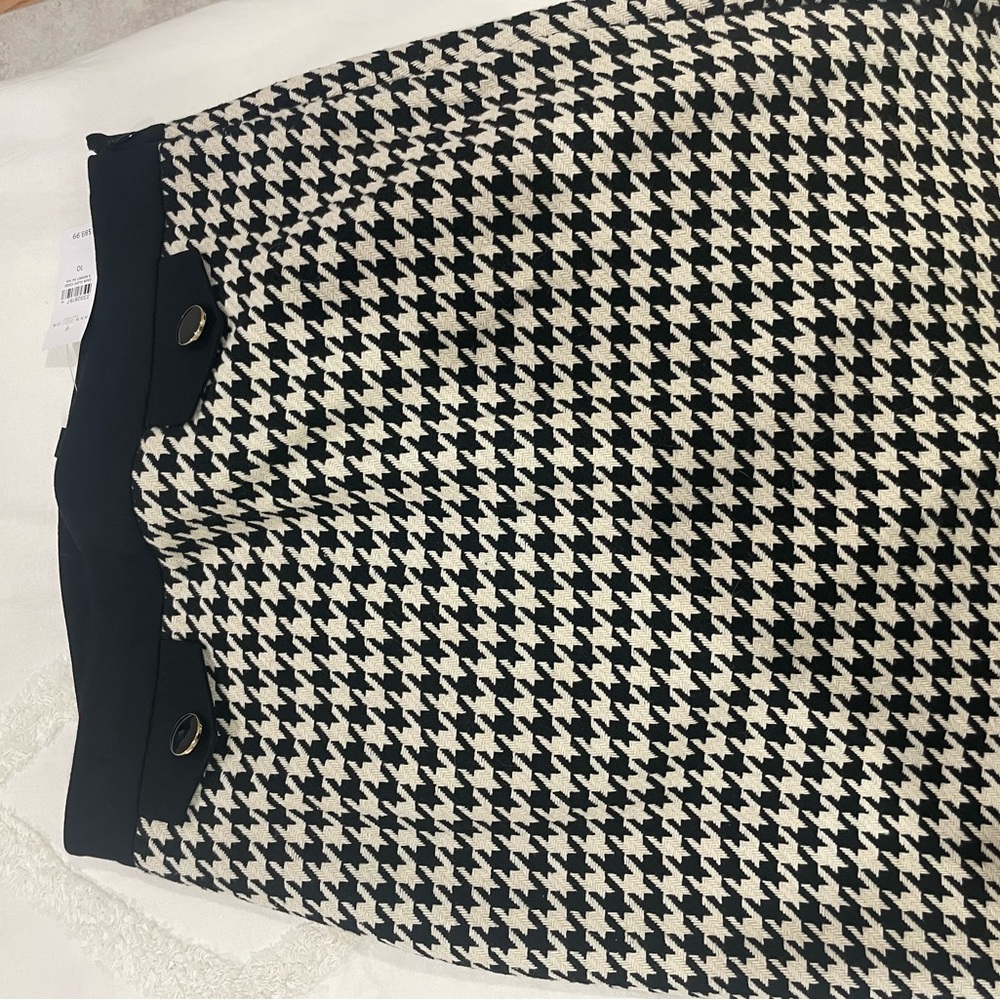 Ann Taylor Black and White Houndstooth Pencil Skirt
